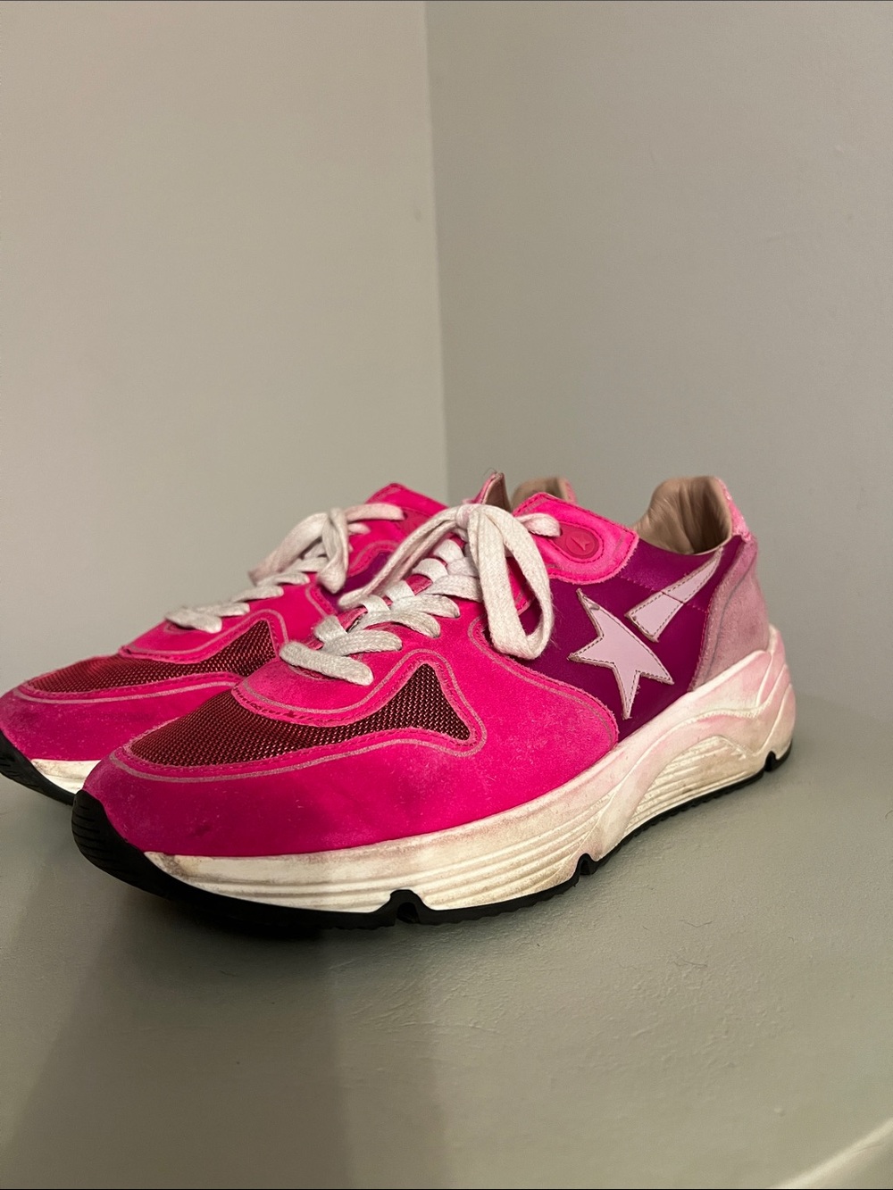 golden goose running sole sneakers sz 40 fuschia suede pink